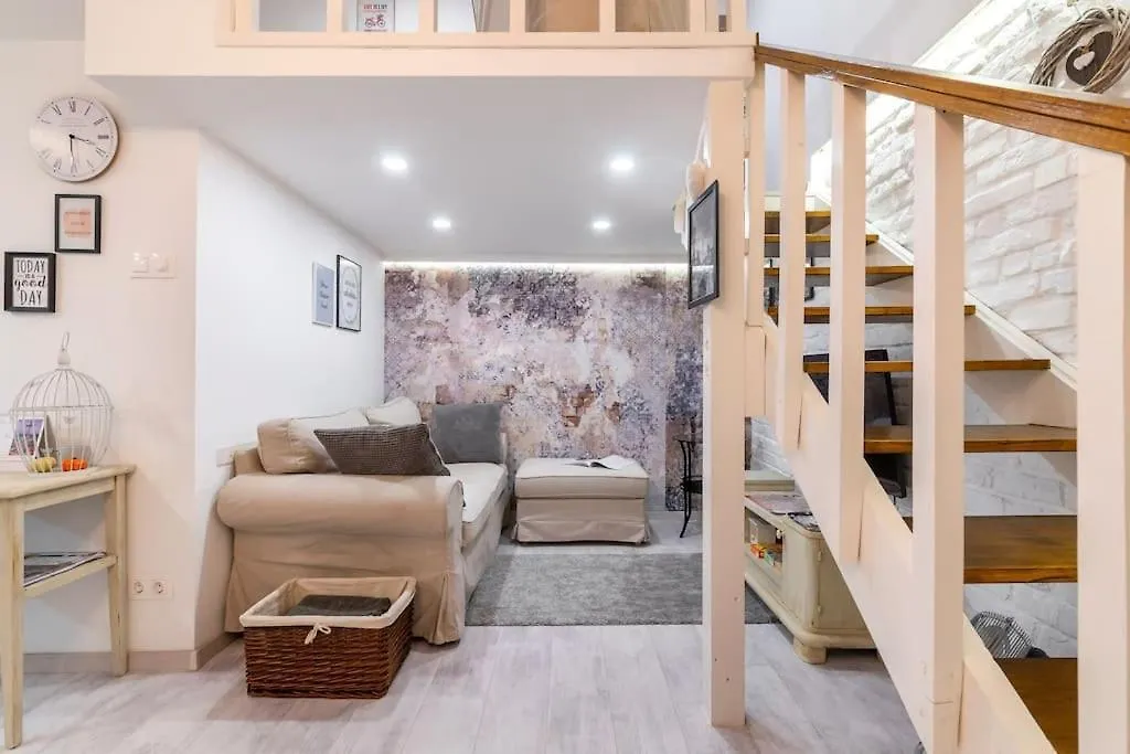 Rustic Home location